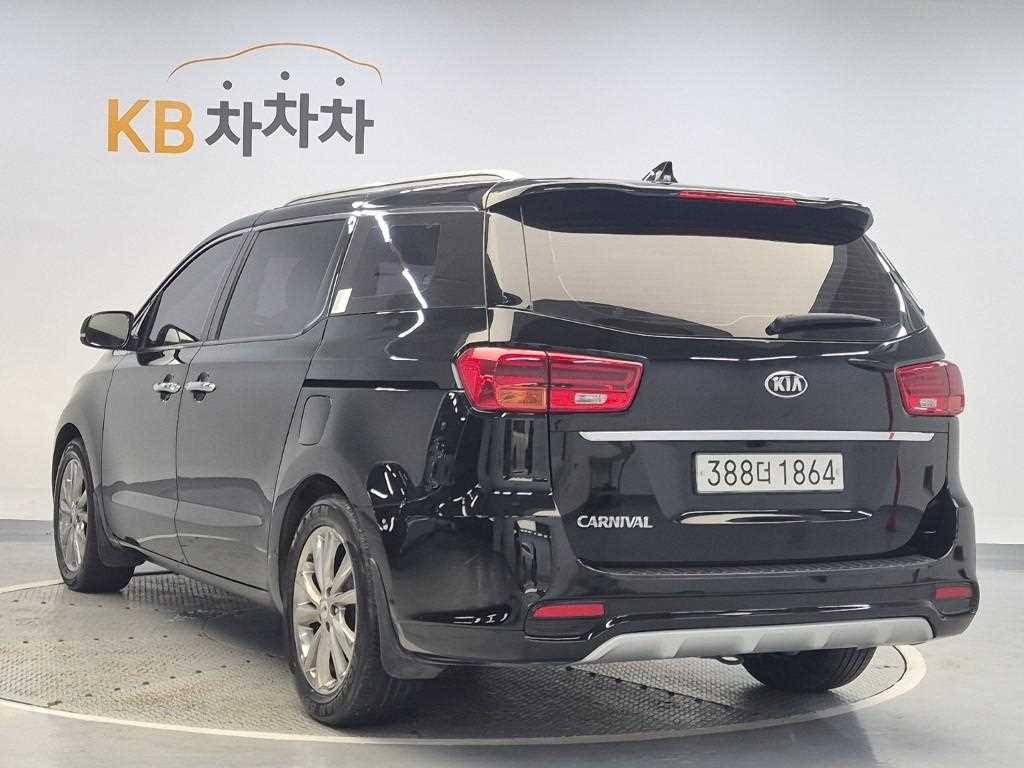 KIA Carnival - Vista 2