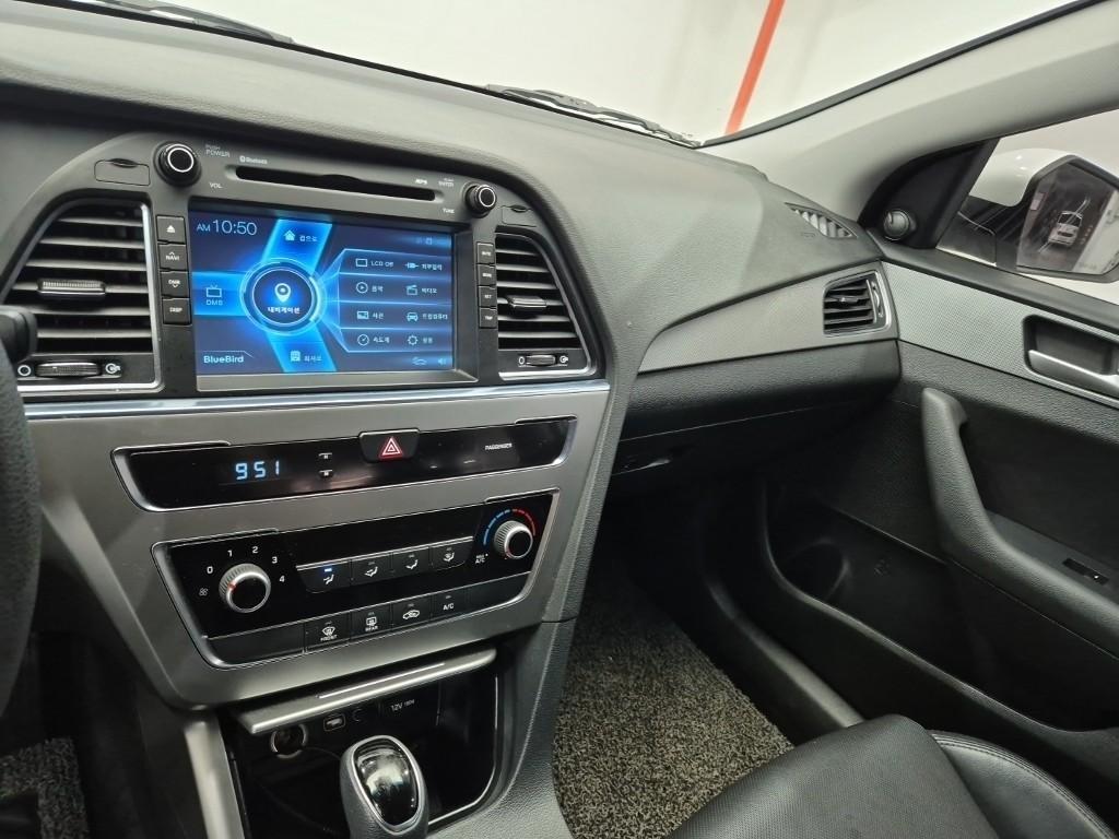 HYUNDAI Sonata - Vista 10