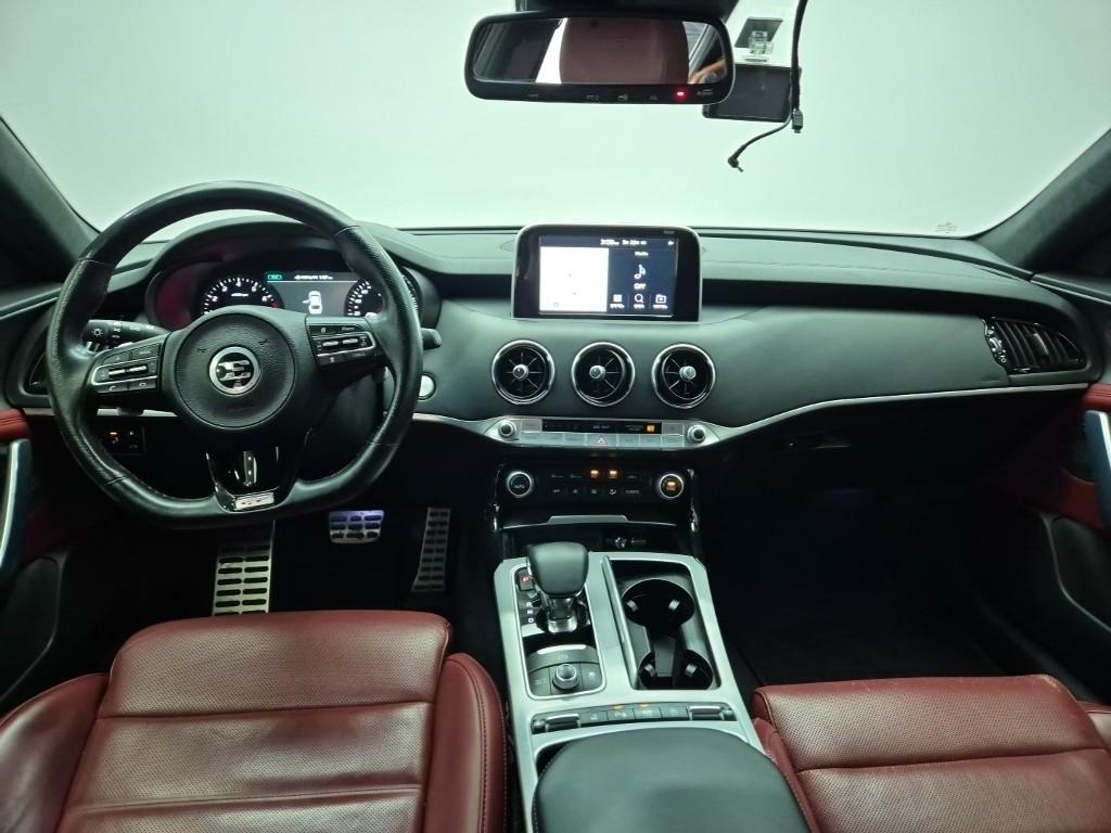 KIA Stinger - Vista 9