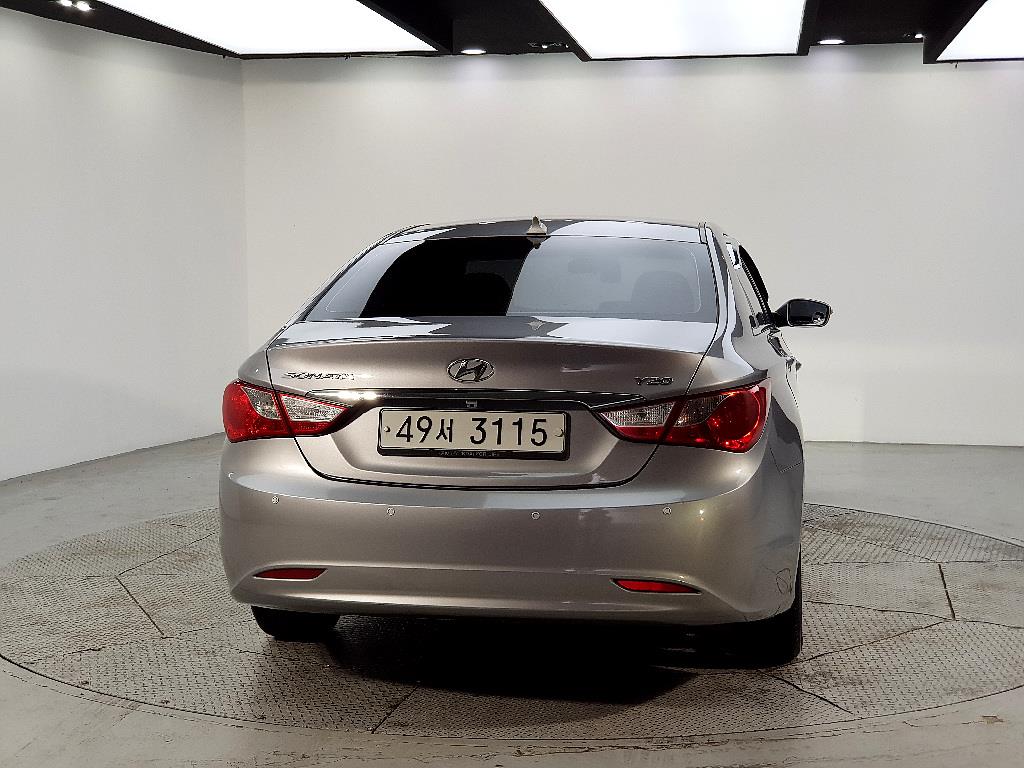 HYUNDAI Sonata - Vista 3