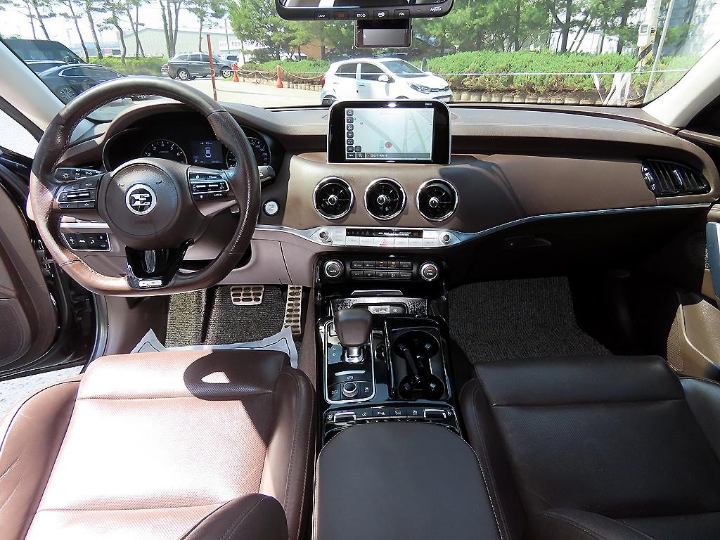 KIA Stinger - Vista 7