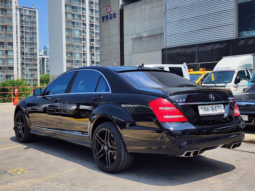 Mercedes Benz S Class - Vista 4