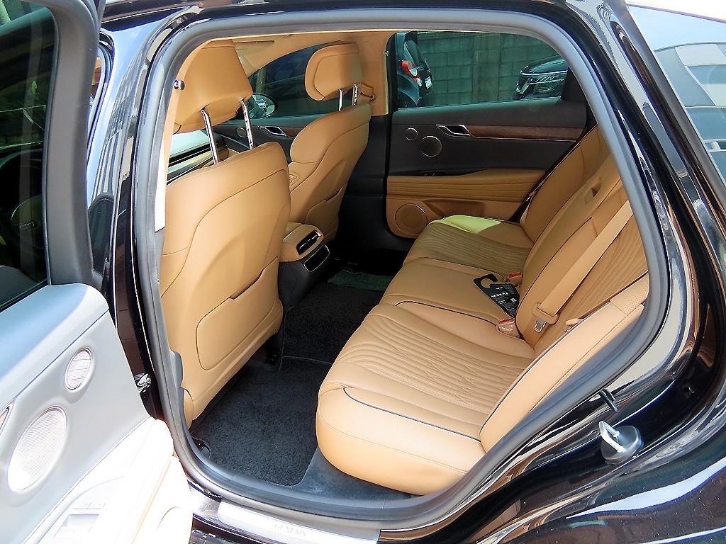Genesis G80 - Vista 6