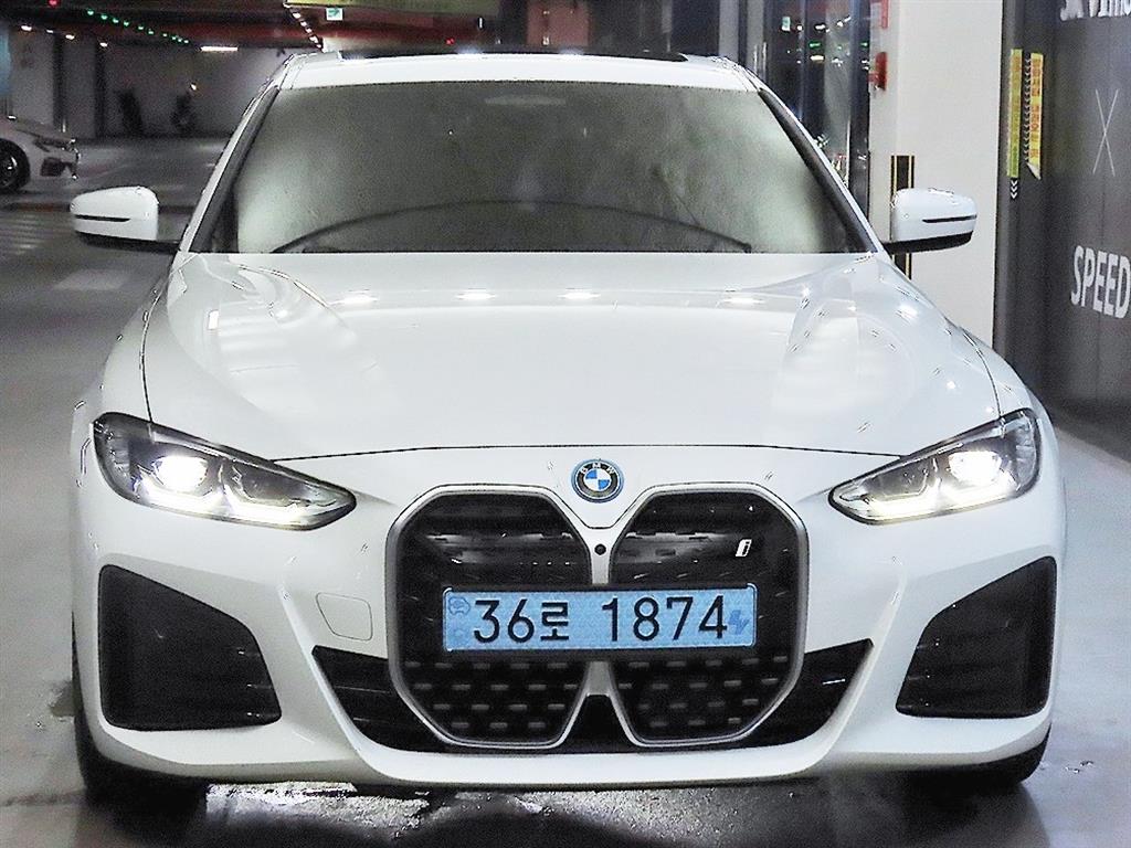 BMW i4 - Vista 2