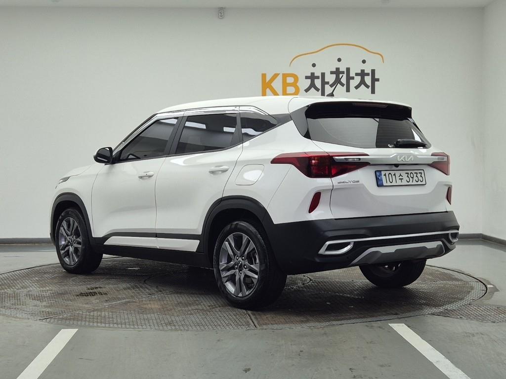 KIA Seltos - Vista 3