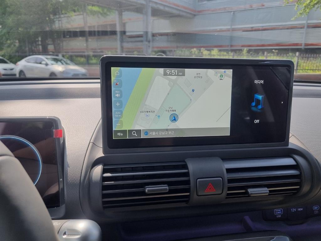 HYUNDAI Casper - Vista 8