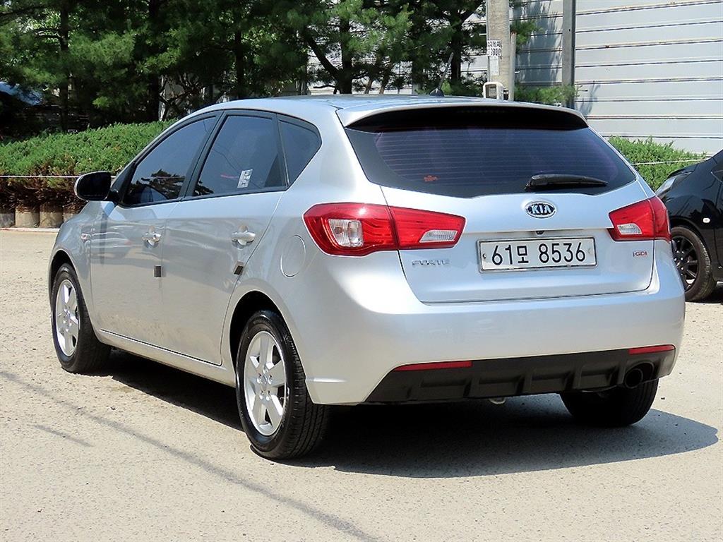 KIA Forte - Vista 3