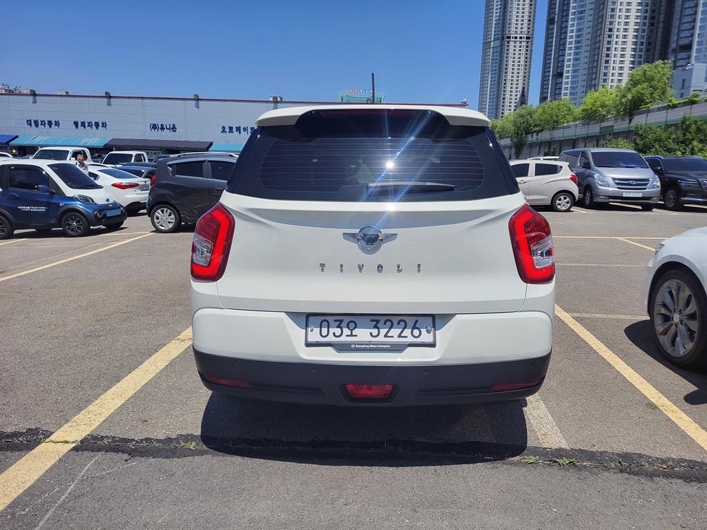 Ssangyong Tivoli - Vista 4