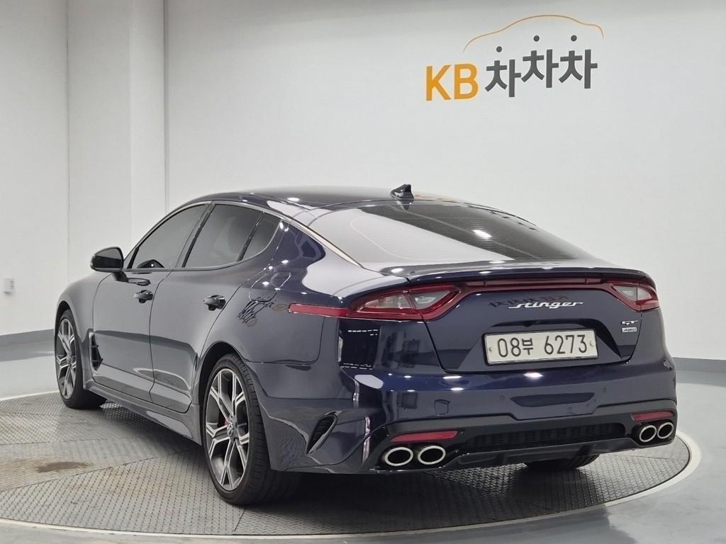 KIA Stinger - Vista 4