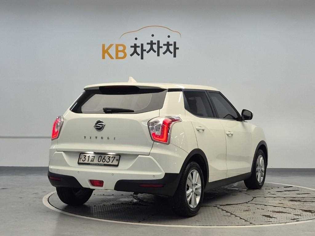 Ssangyong Tivoli - Vista 3