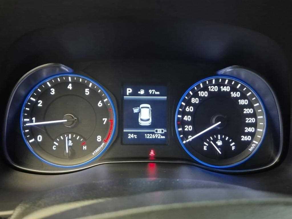 HYUNDAI Kona - Vista 6