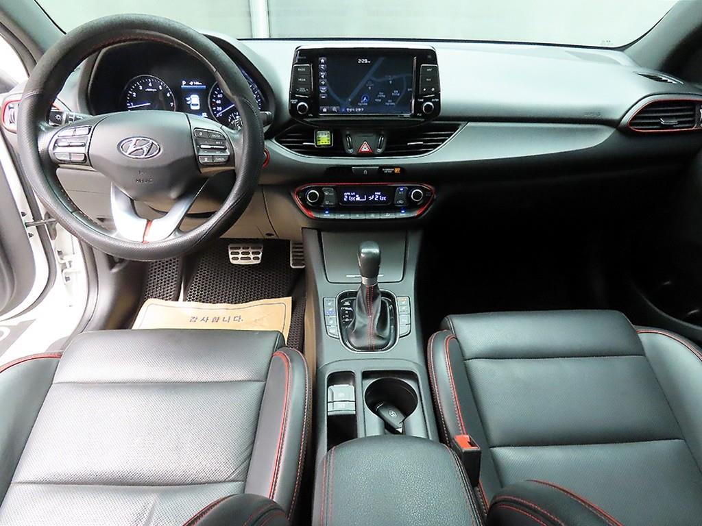 HYUNDAI i30 - Vista 7