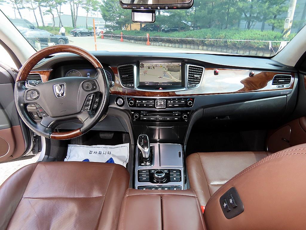 HYUNDAI Equus - Vista 7