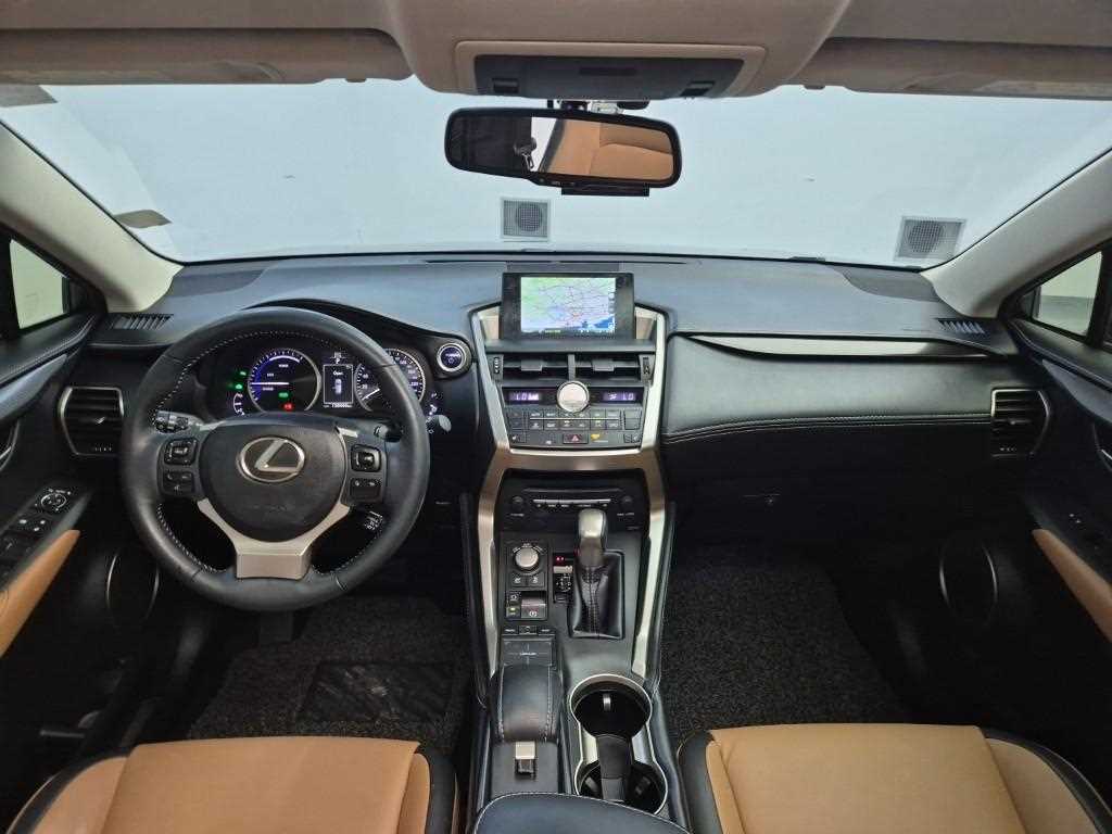 Lexus NX - Vista 7