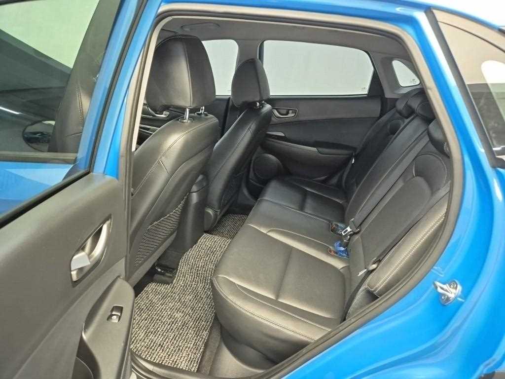HYUNDAI Kona - Vista 12