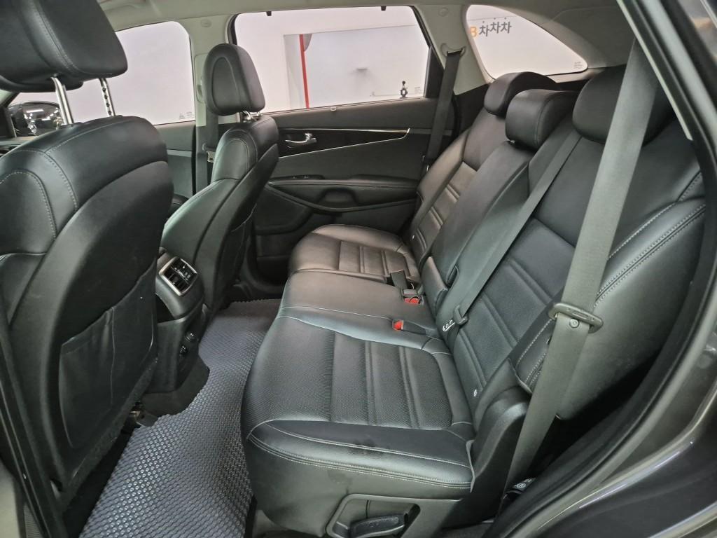 KIA Sorento - Vista 12