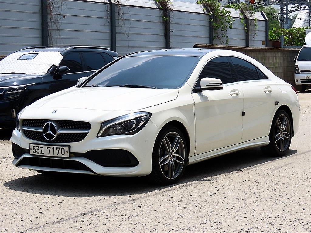 Mercedes Benz CLA Class - Vista 2