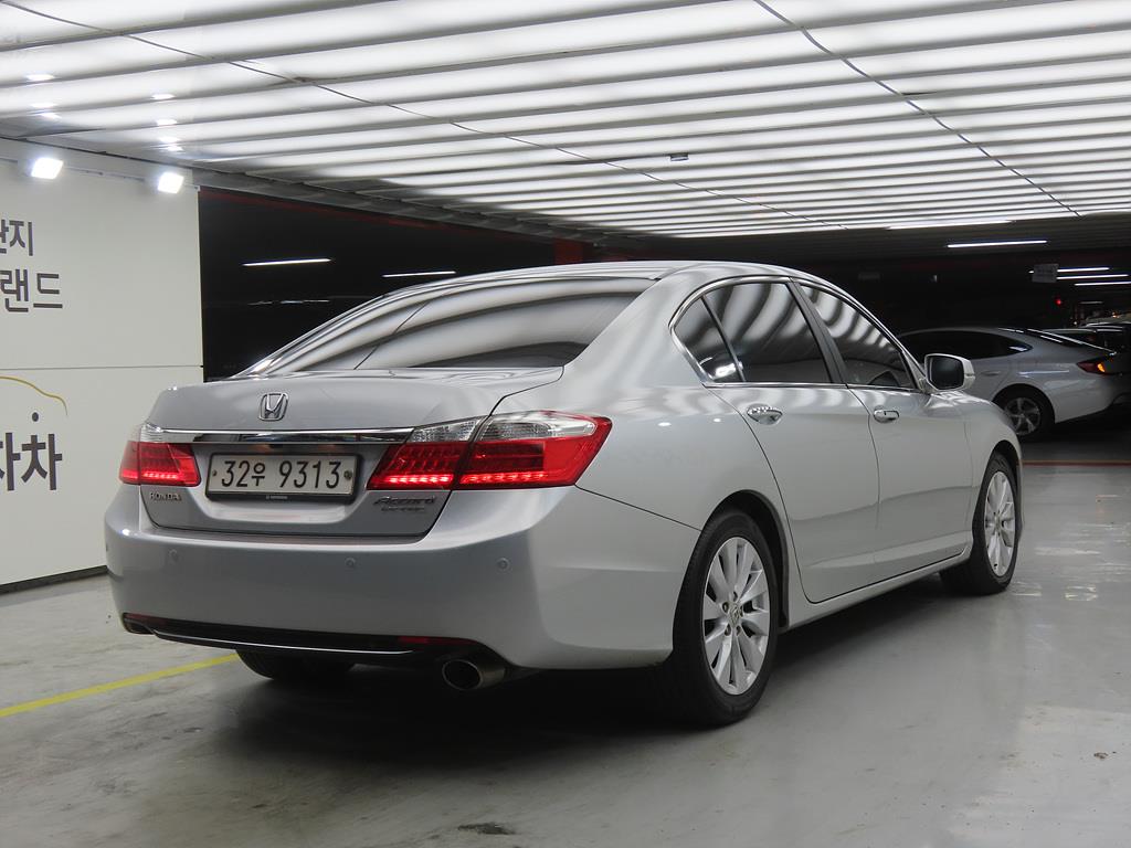 Honda Accord - Vista 4