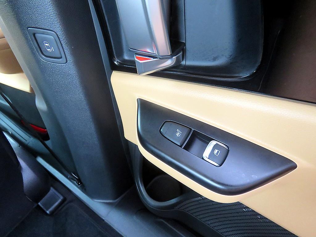 KIA Carnival - Vista 11