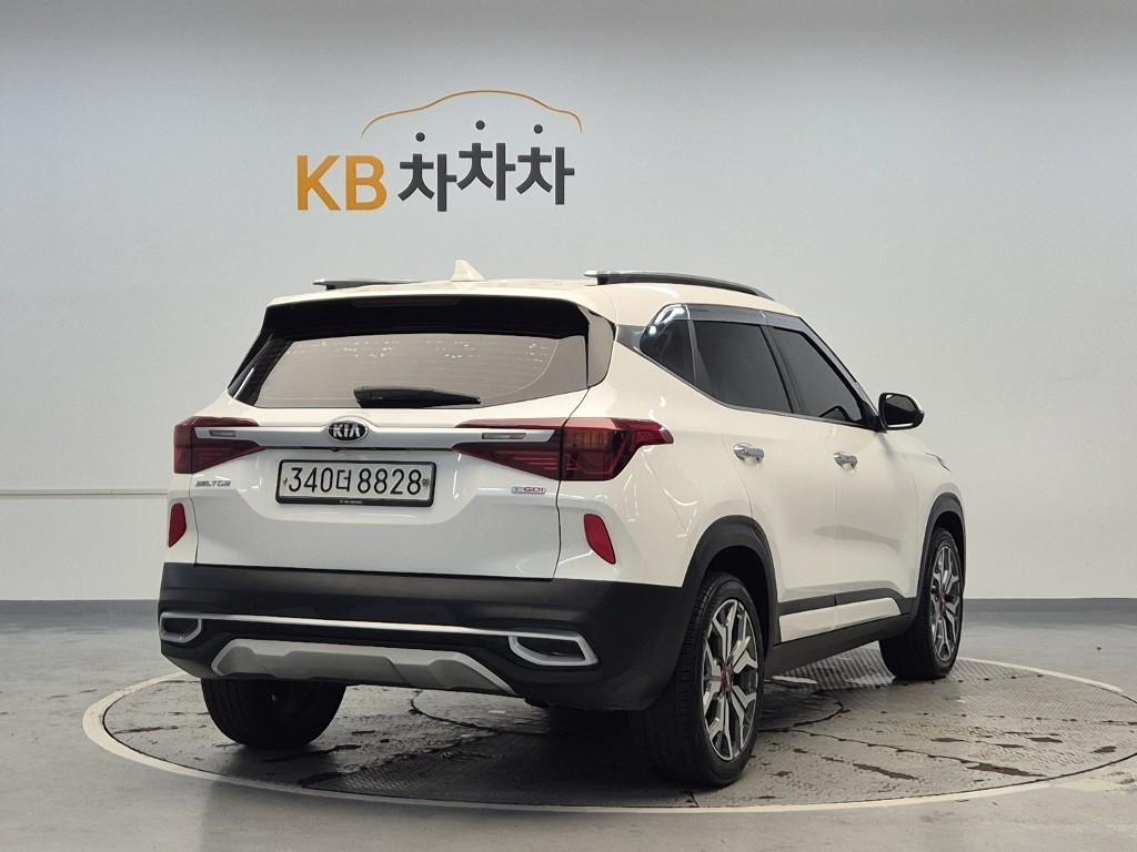 KIA Seltos - Vista 3