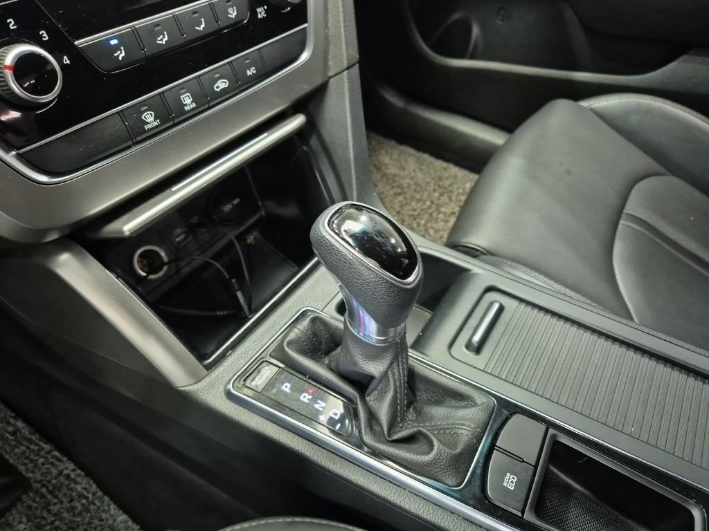 HYUNDAI Sonata - Vista 8