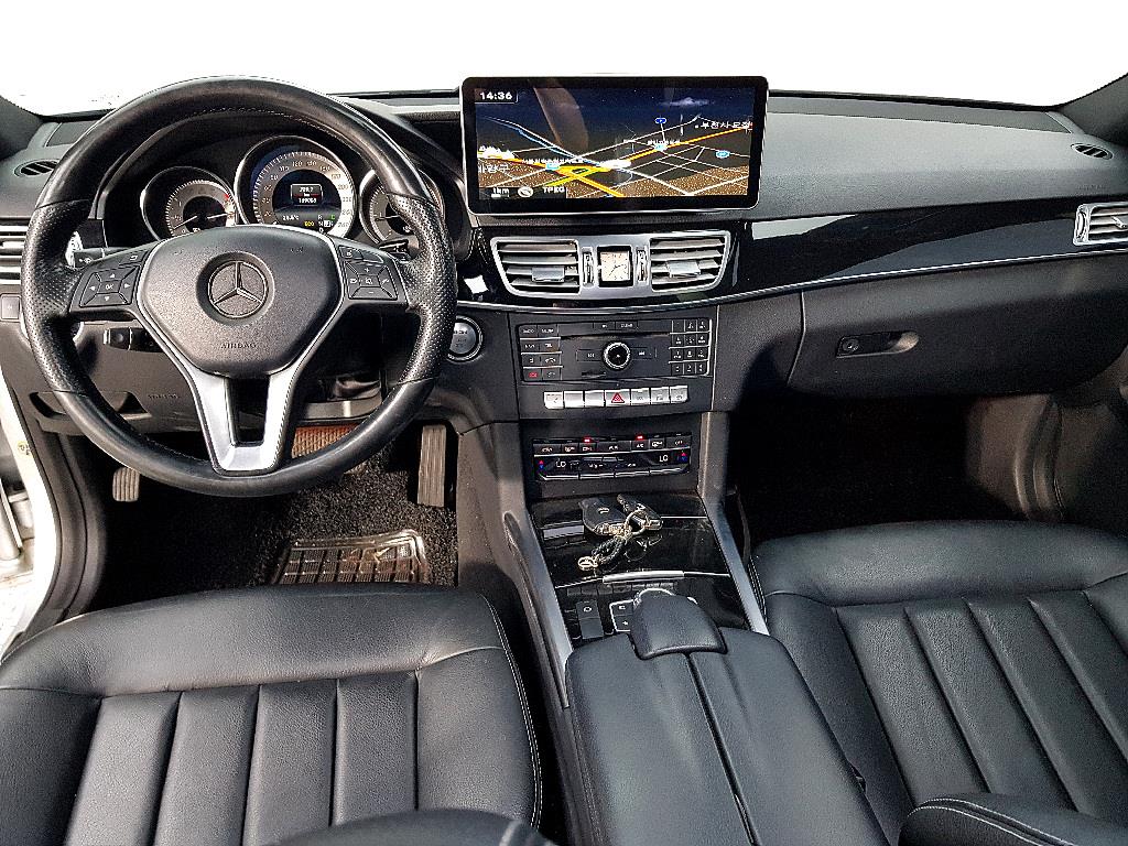 Mercedes Benz E class - Vista 5
