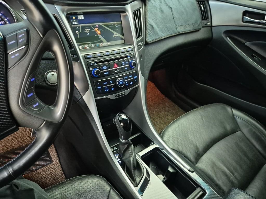 HYUNDAI Sonata - Vista 10