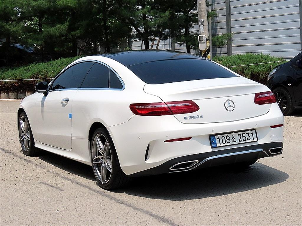 Mercedes Benz E class - Vista 3