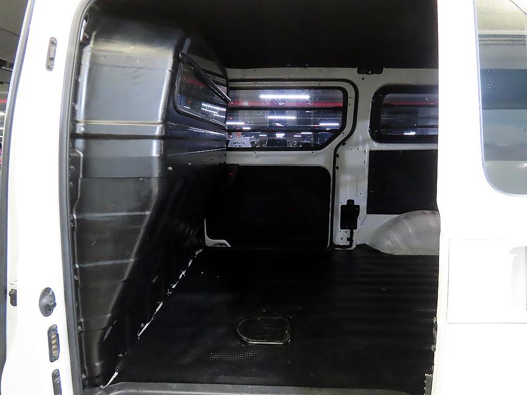HYUNDAI Starex - Vista 7