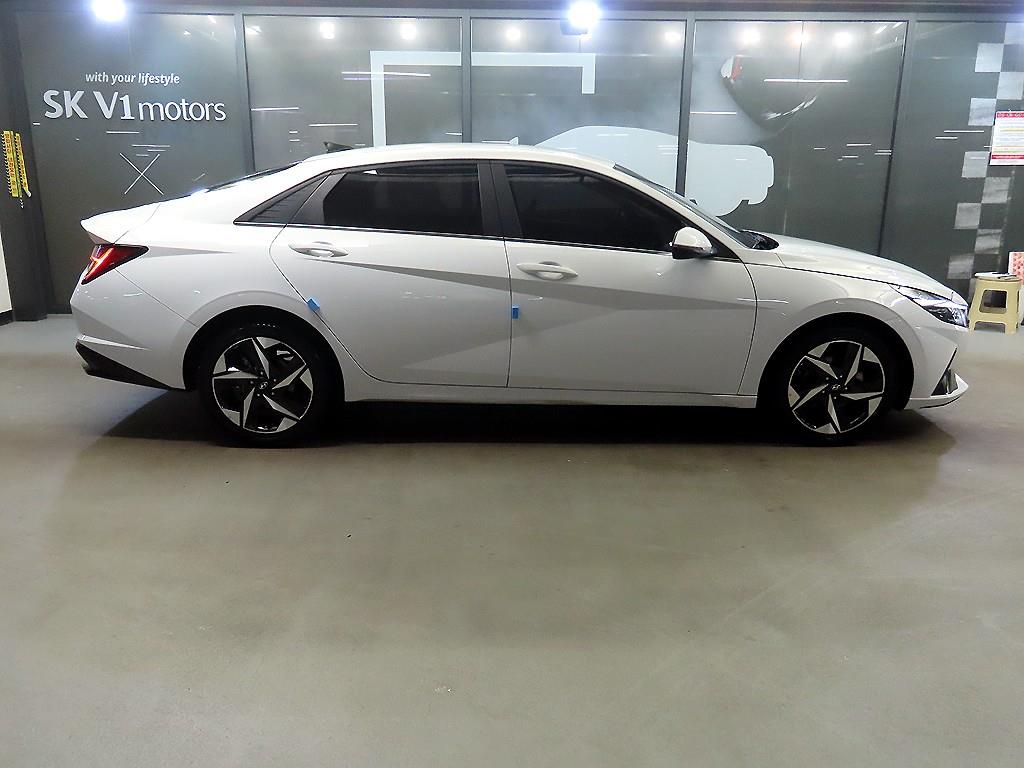 HYUNDAI Avante - Vista 3