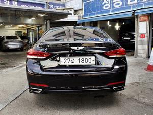 HYUNDAI Genesis - Vista 6