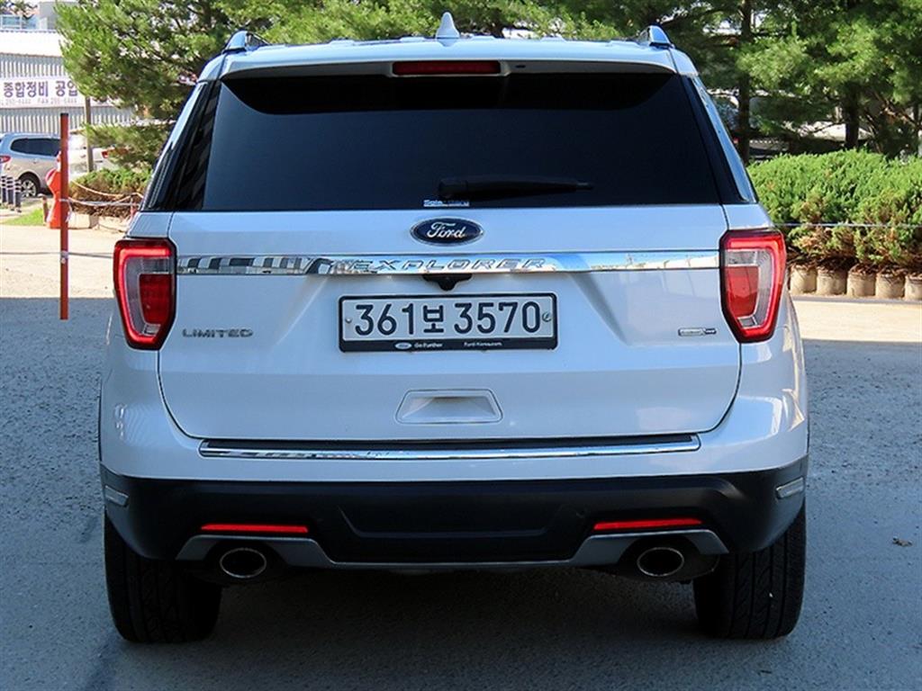 Ford Explorer - Vista 4