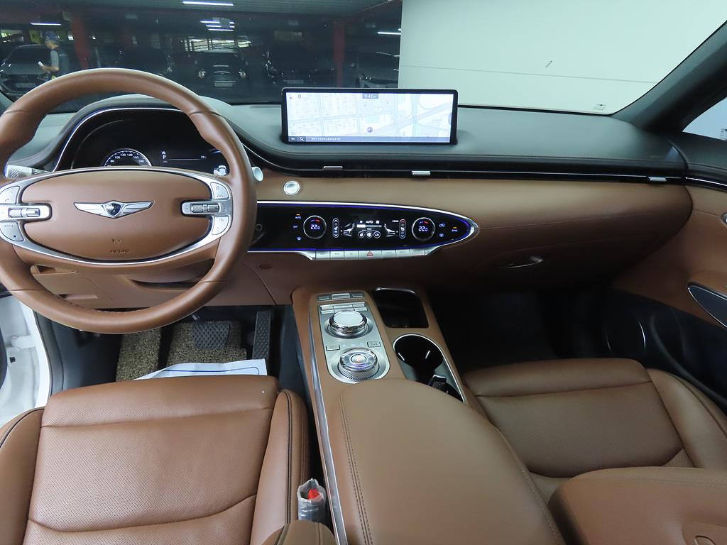 Genesis GV70 - Vista 7