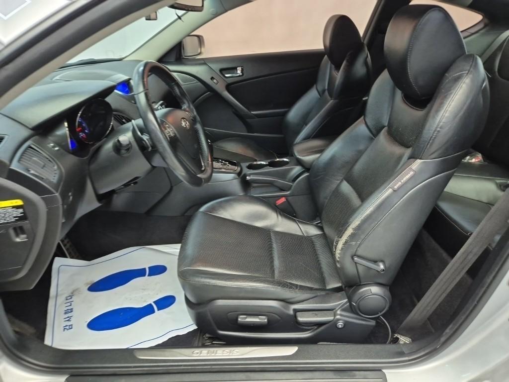 HYUNDAI Genesis - Vista 11