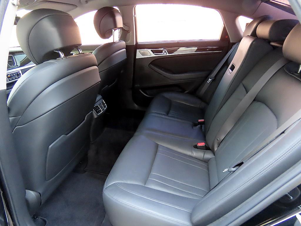 Genesis G80 - Vista 6