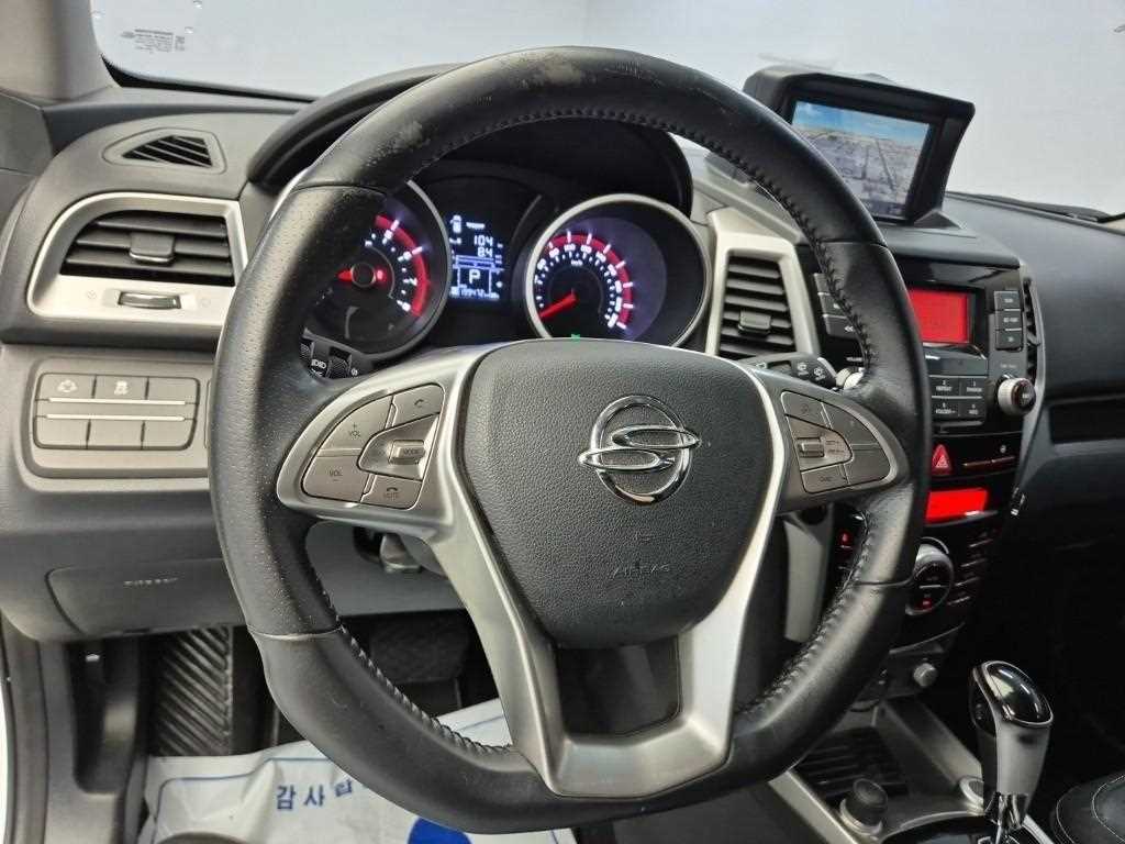 Ssangyong Tivoli - Vista 9
