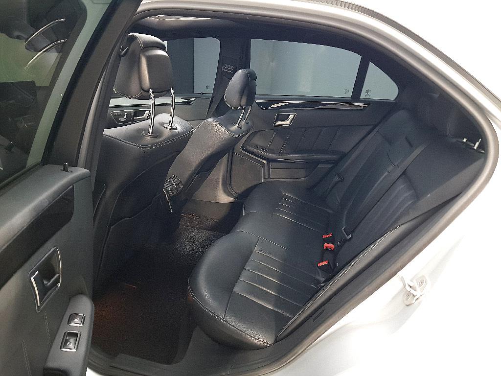 Mercedes Benz E class - Vista 9