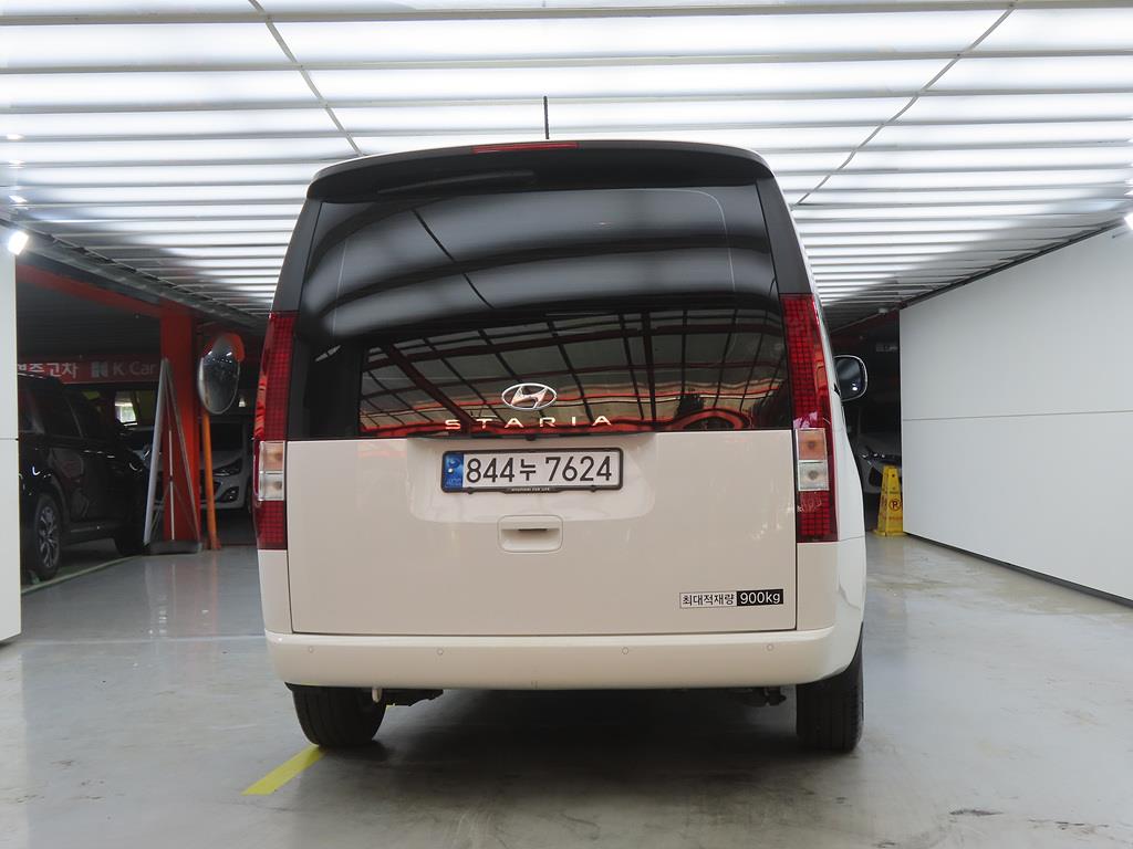 HYUNDAI Staria - Vista 3