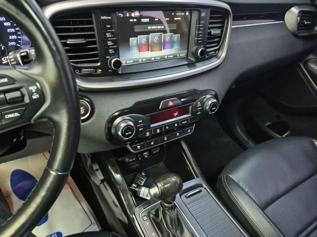 KIA Sorento - Vista 11