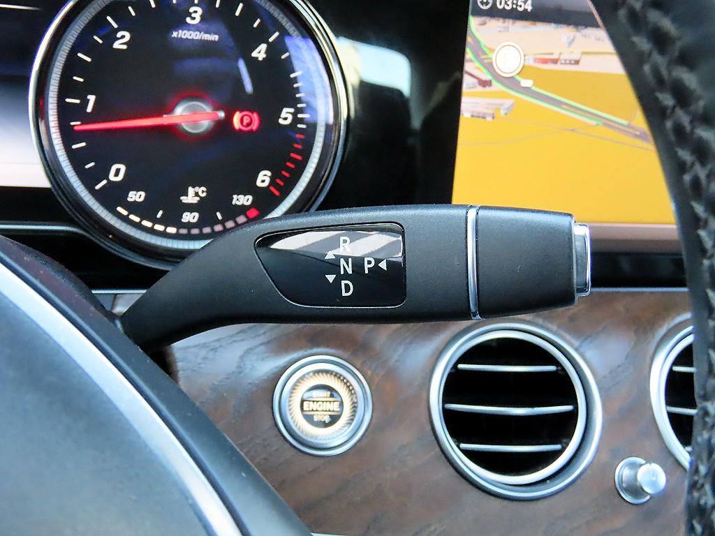 Mercedes Benz E class - Vista 11