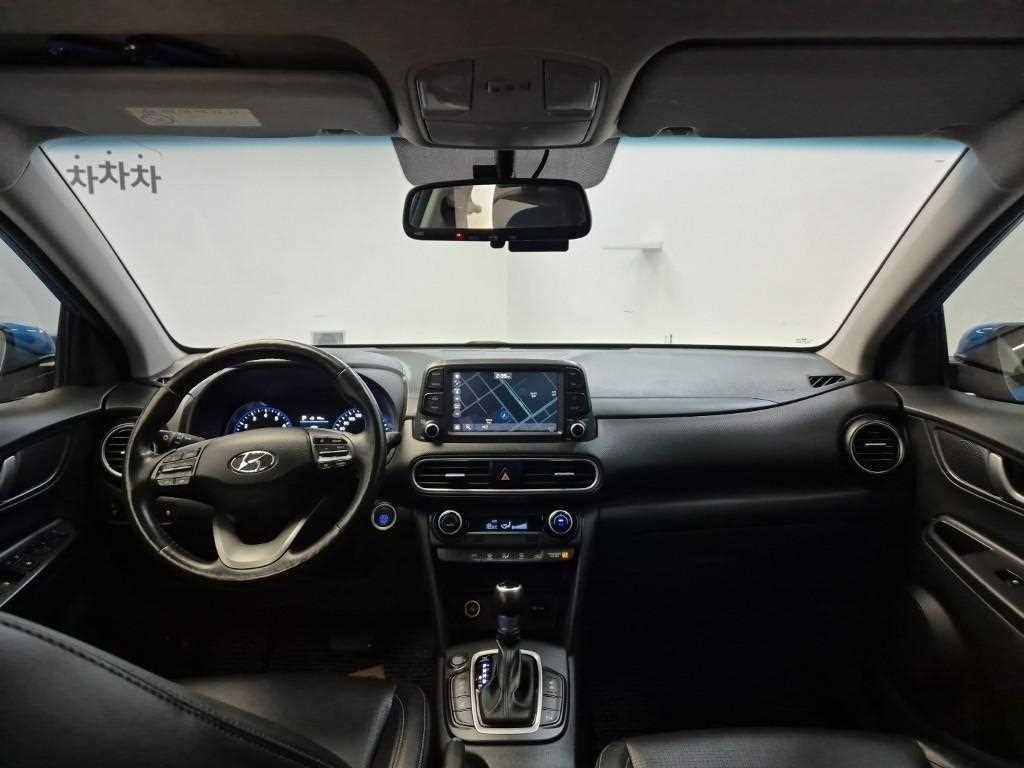 HYUNDAI Kona - Vista 7