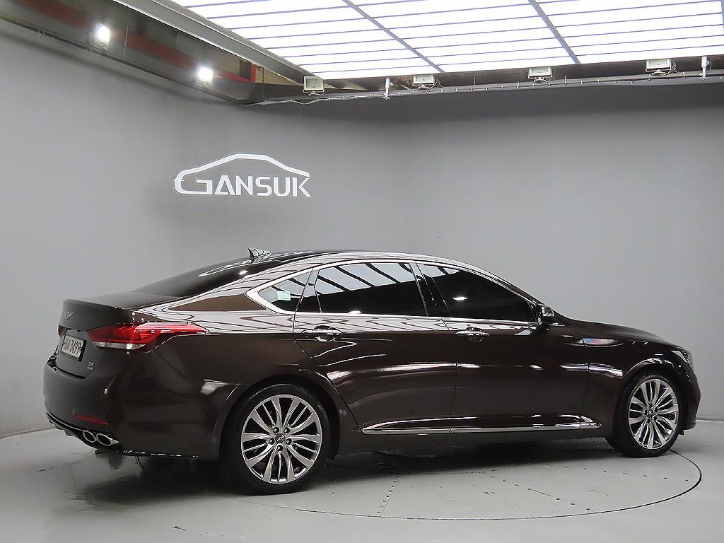 HYUNDAI Genesis - Vista 7