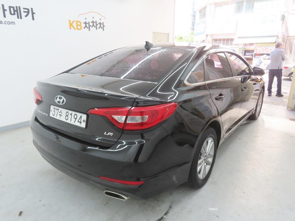 HYUNDAI Sonata - Vista 3