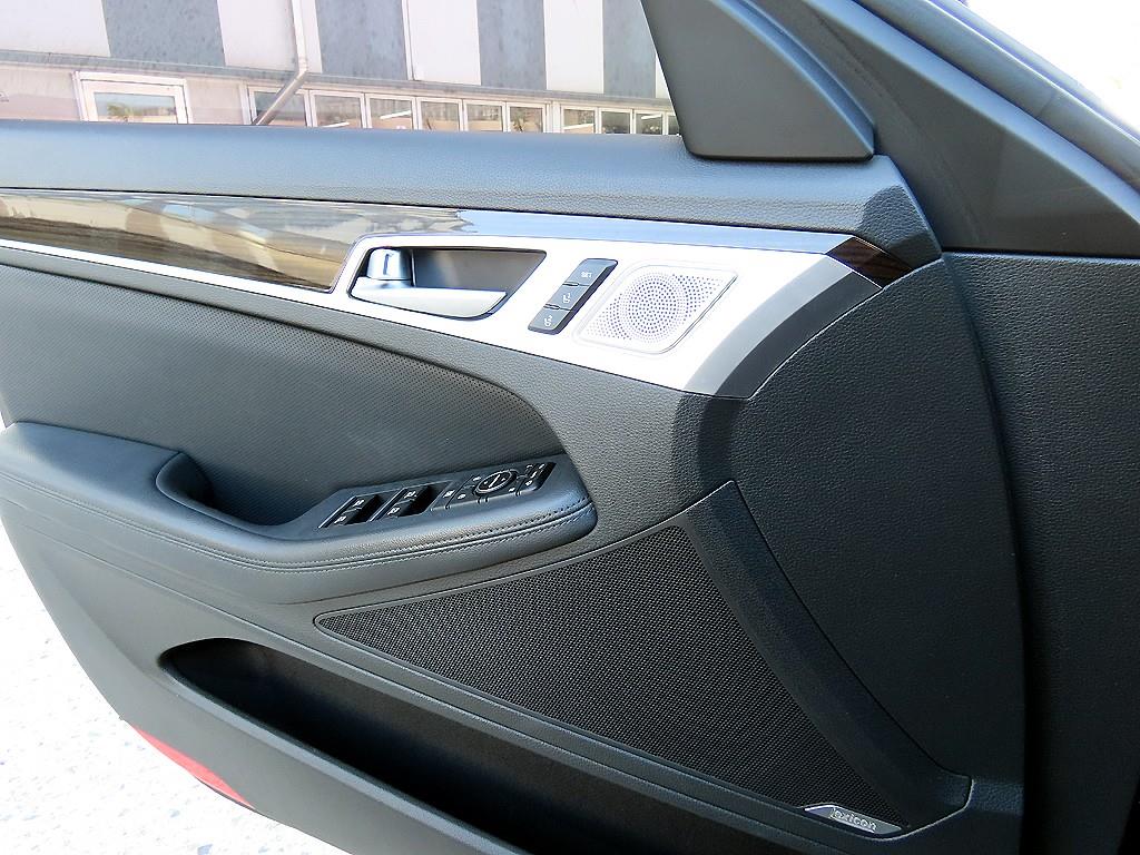 Genesis G80 - Vista 12