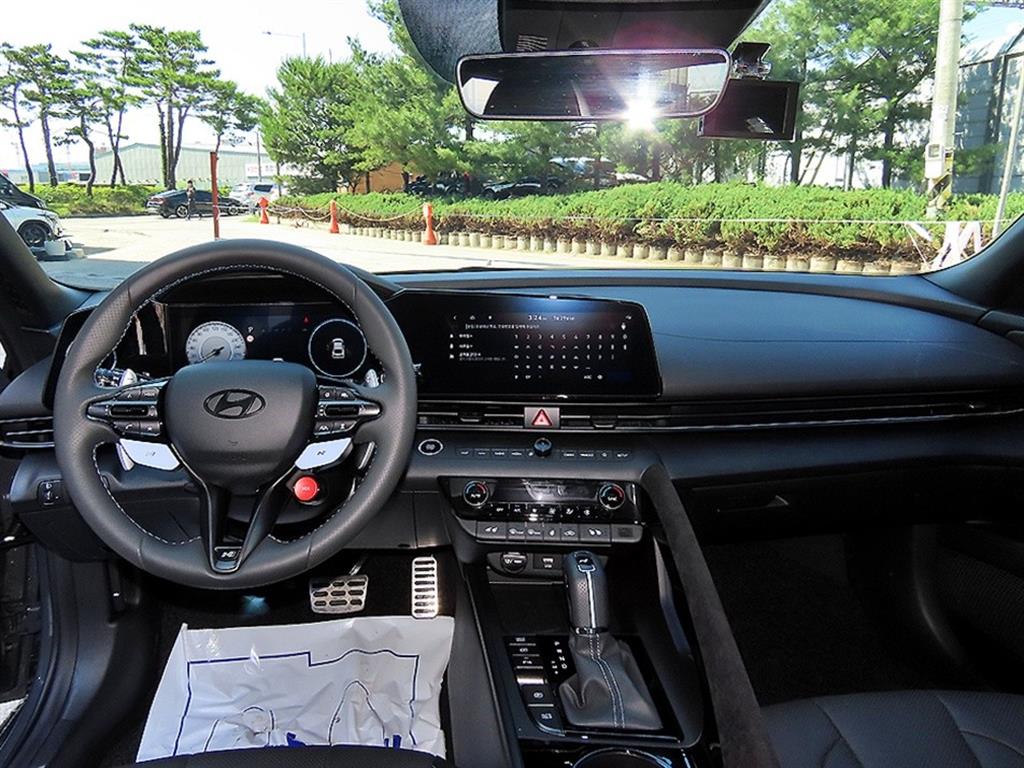 HYUNDAI Avante - Vista 7