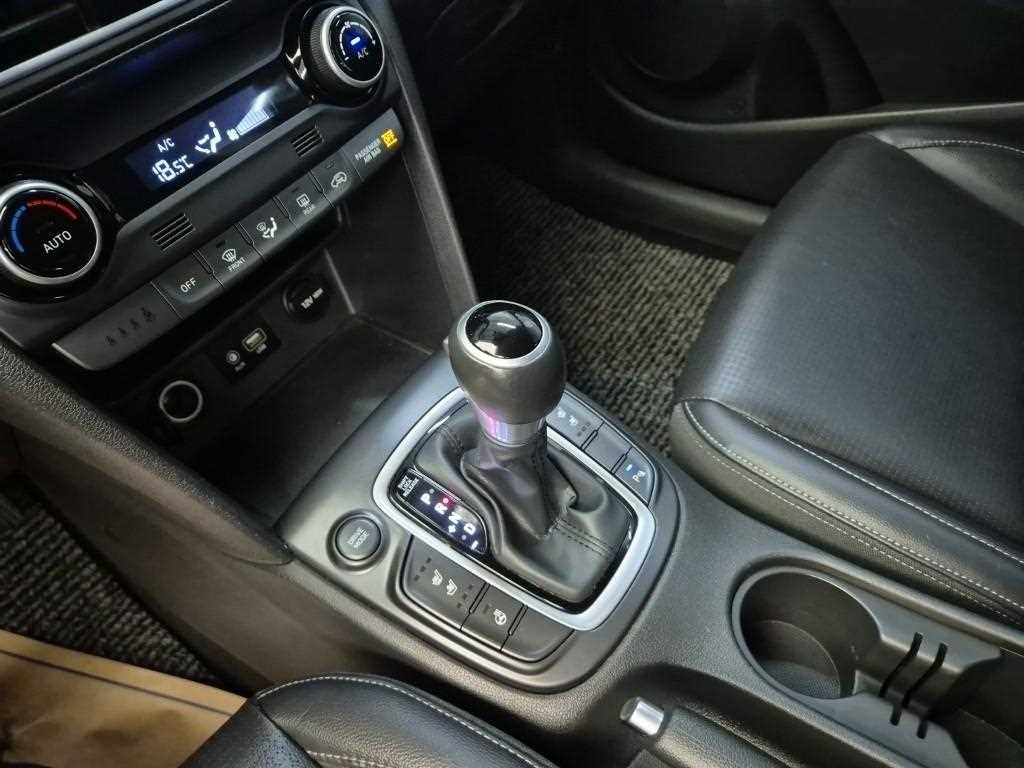 HYUNDAI Kona - Vista 8