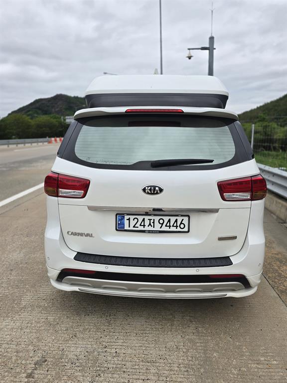 KIA Carnival - Vista 2