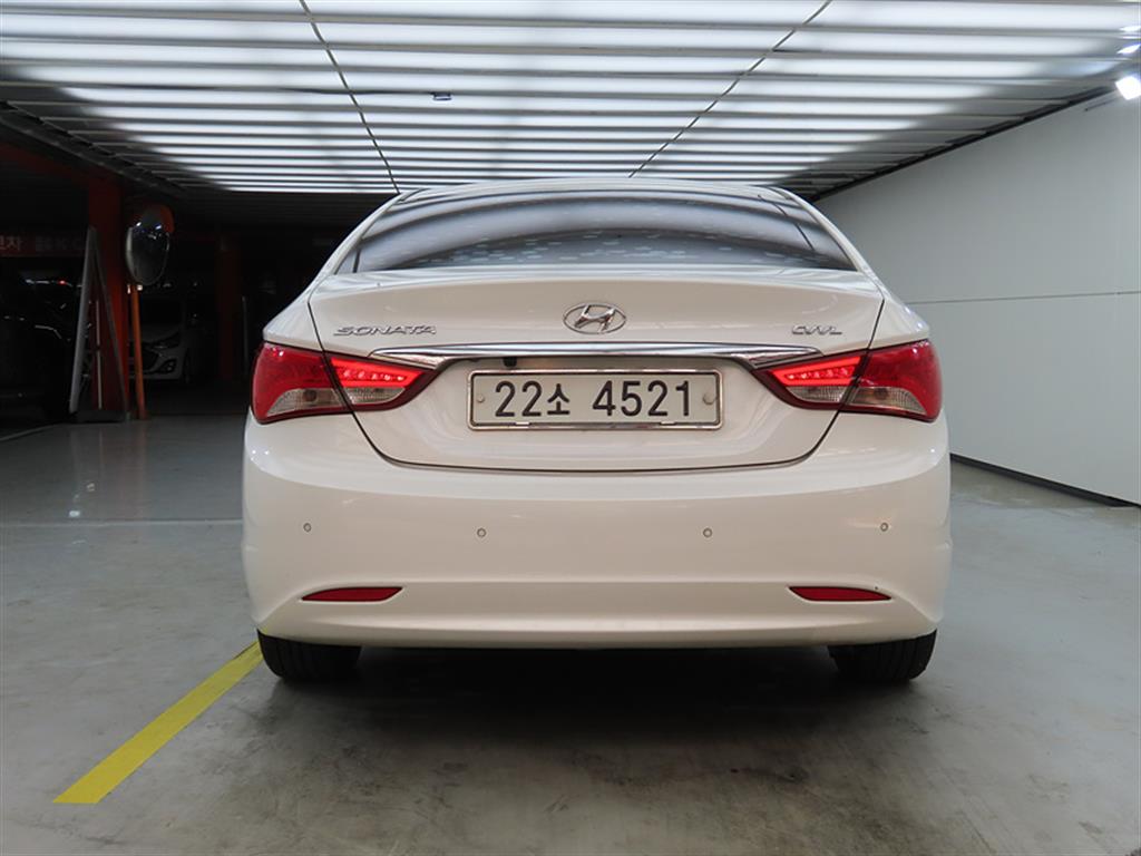 HYUNDAI Sonata - Vista 3