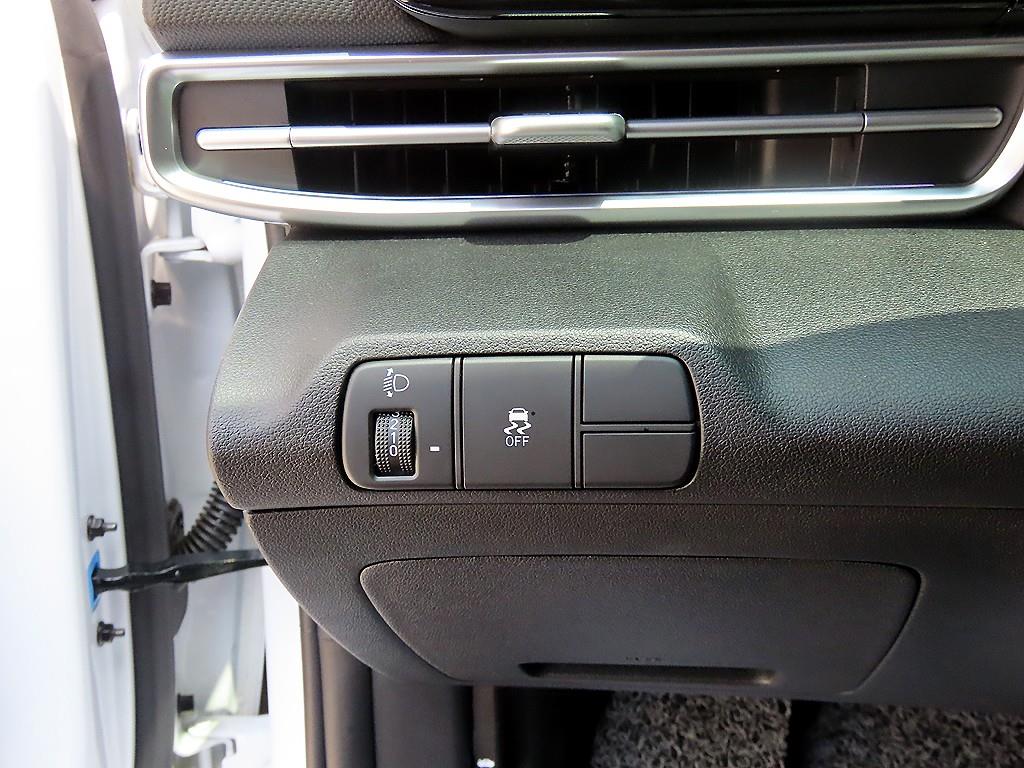 HYUNDAI Avante - Vista 12