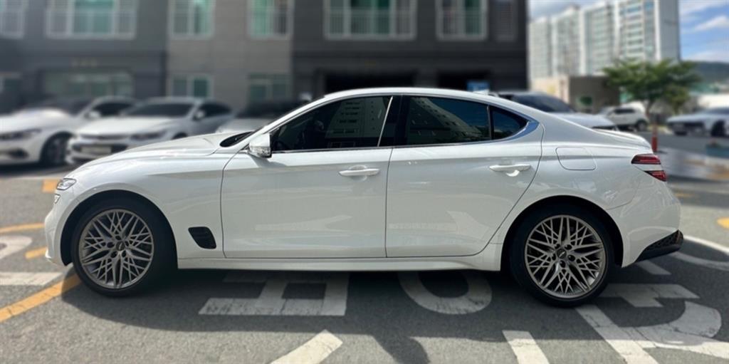 Genesis G70 - Vista 4